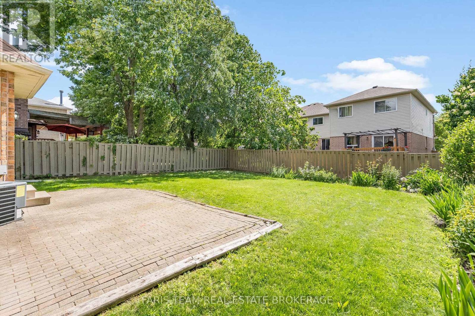 186 FERNDALE DRIVE S - 38