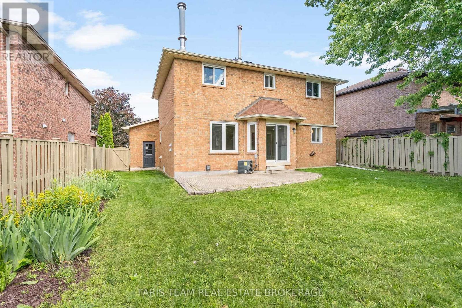 186 FERNDALE DRIVE S - 39