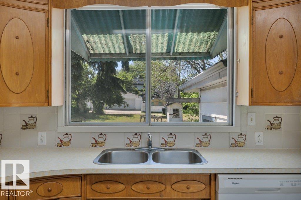 10148 87 Street NW - Photo 21