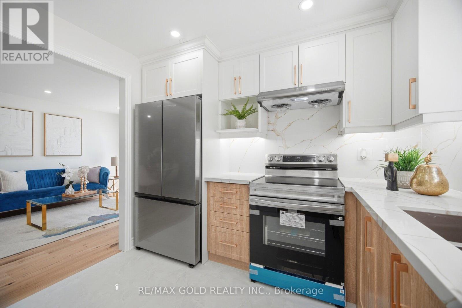 8 ATHLONE AVENUE - 14