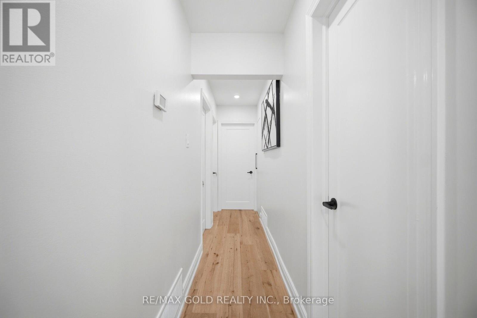 8 ATHLONE AVENUE - 15