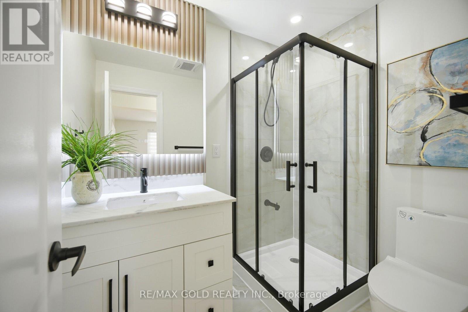 8 ATHLONE AVENUE - 22