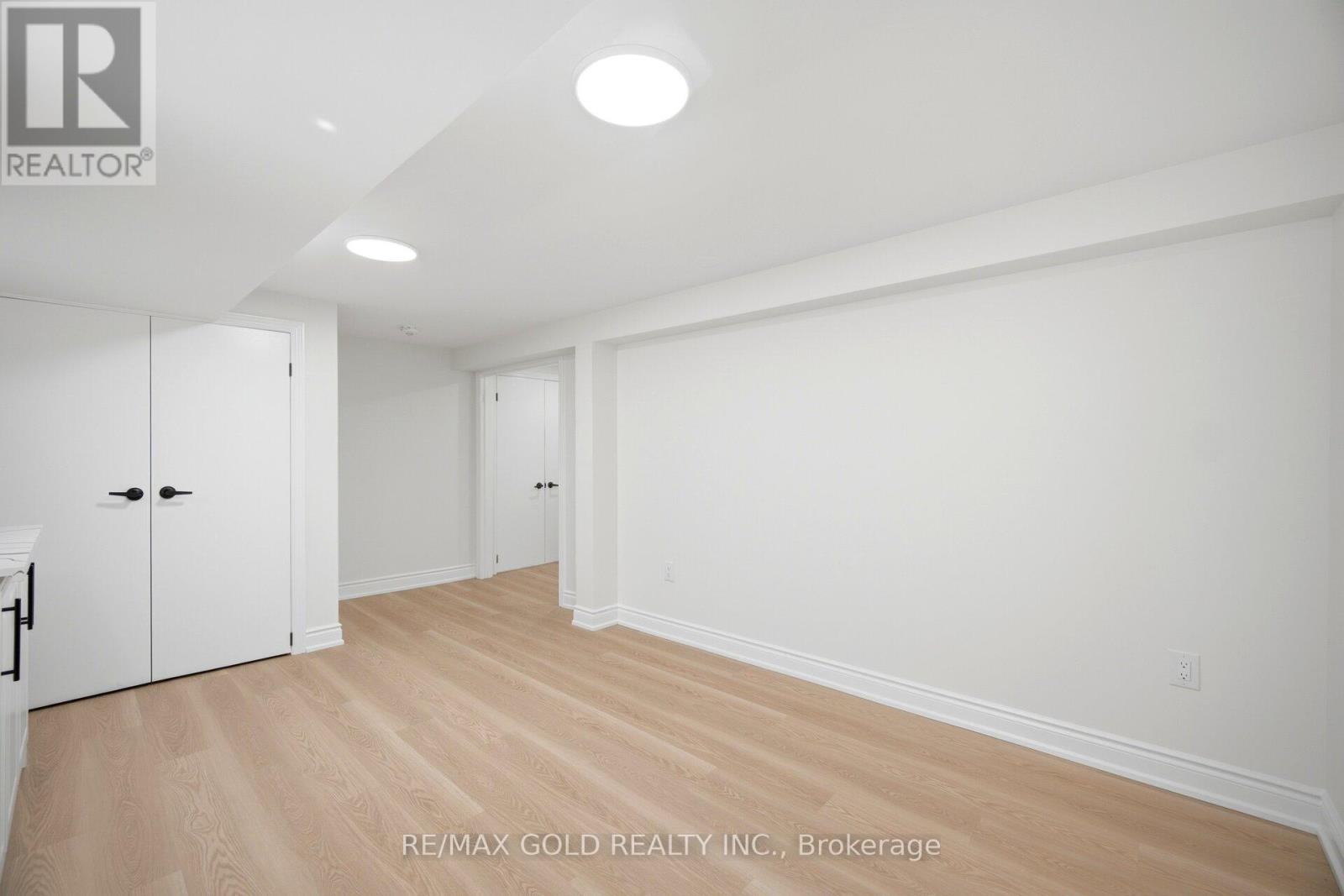 8 ATHLONE AVENUE - 42