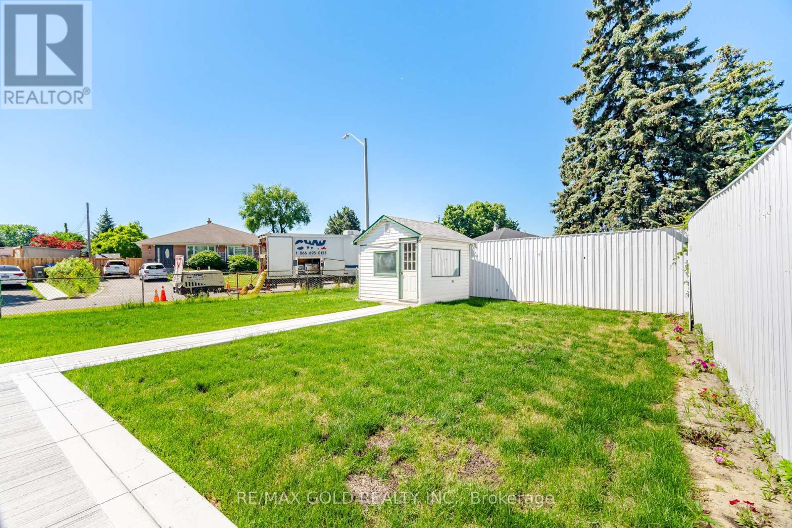8 ATHLONE AVENUE - 46