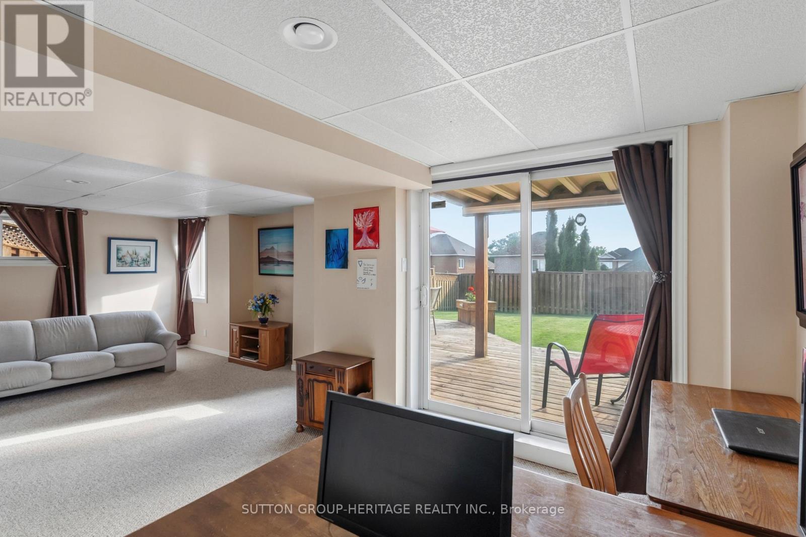 16 NOBBS DRIVE - 22