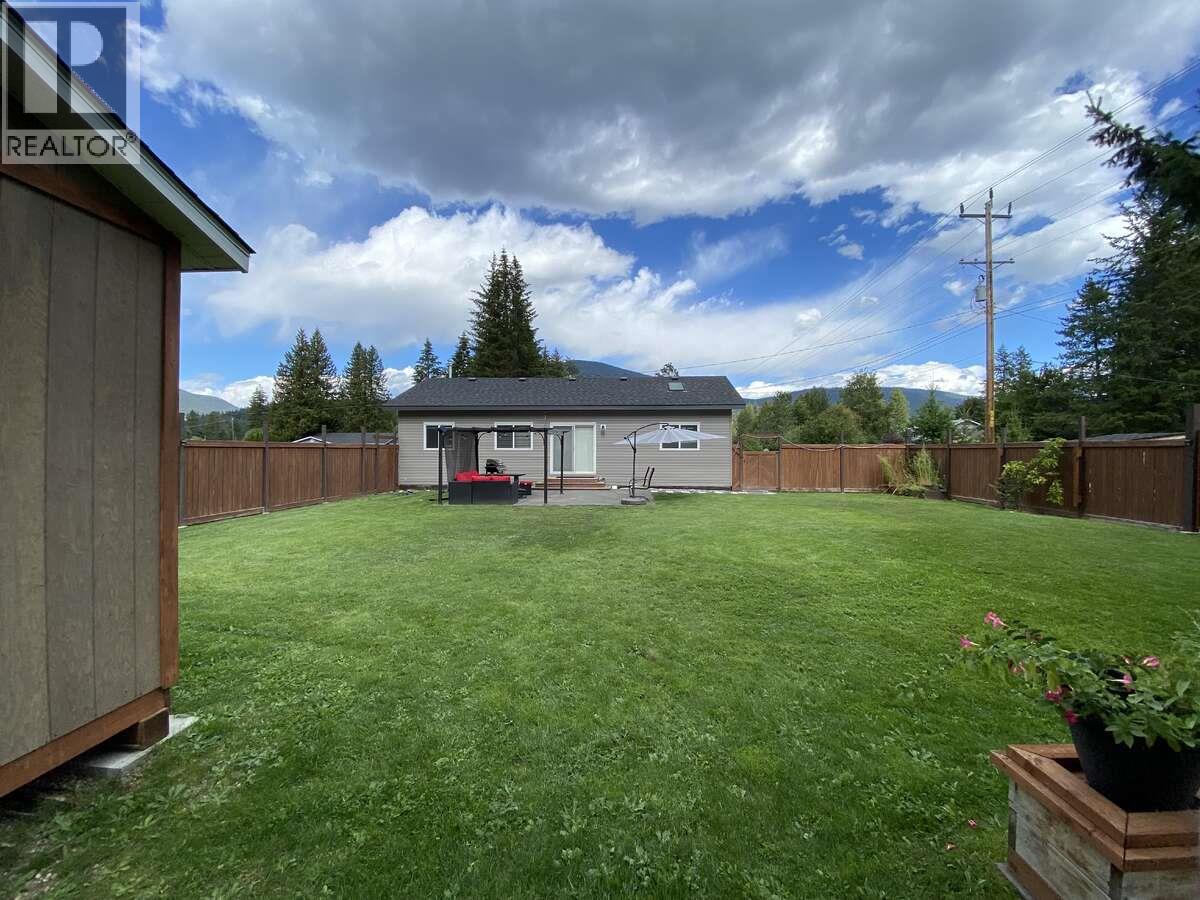 2704 JACKS Crescent - Image 3
