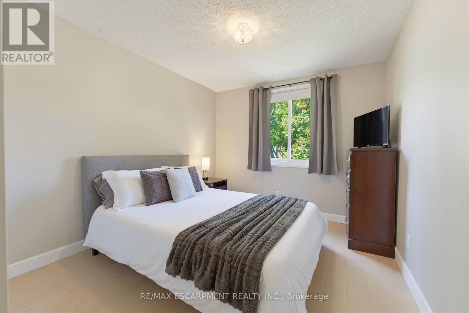 164 HANOVER PLACE - 11