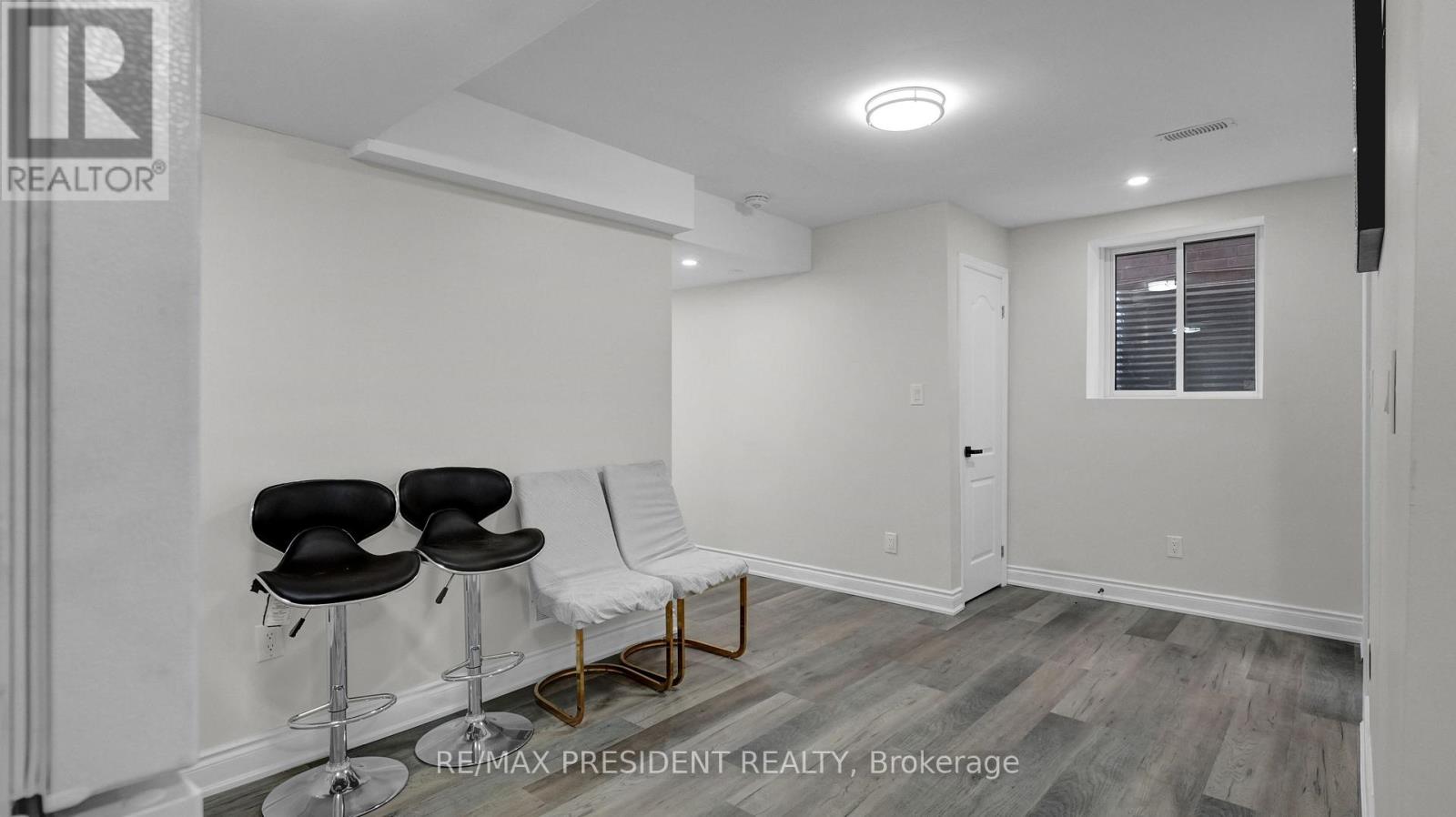 105 EVA DRIVE - 34