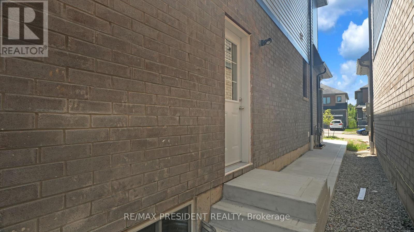 105 EVA DRIVE - 36