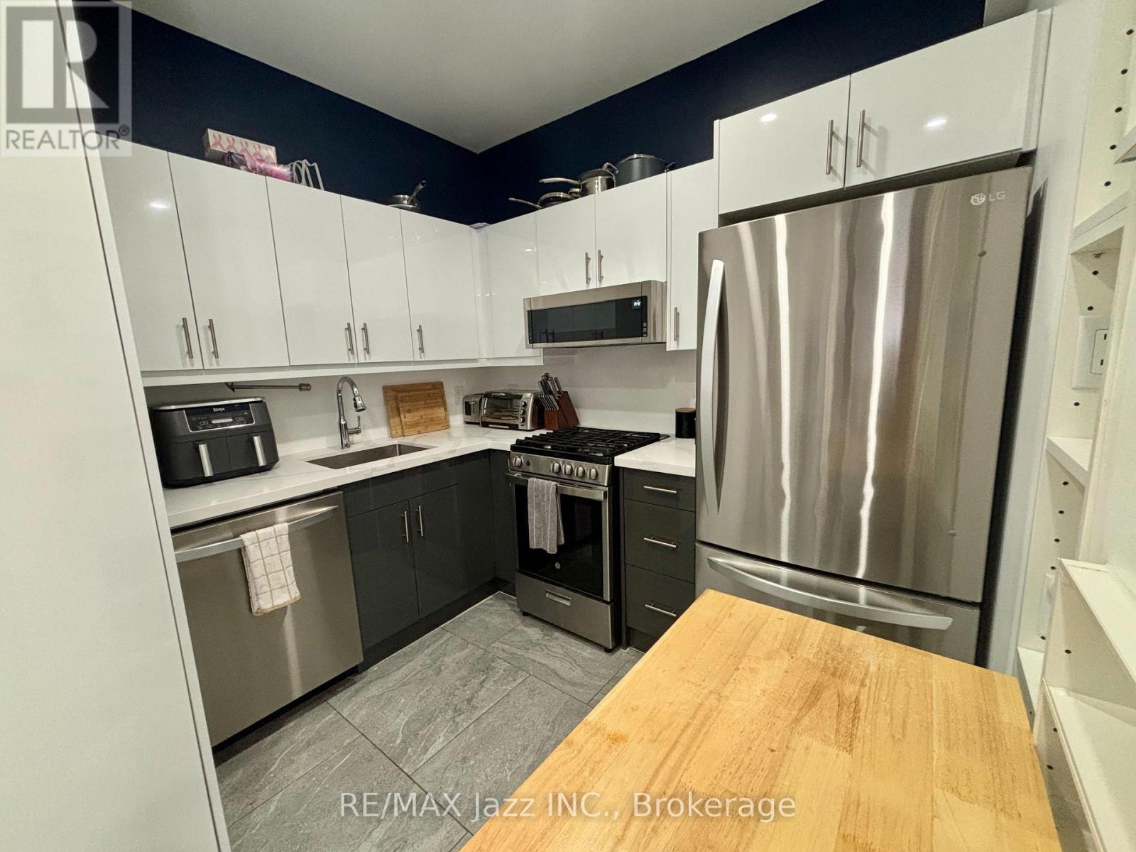 751 Phillip Murray Avenue — photo 12