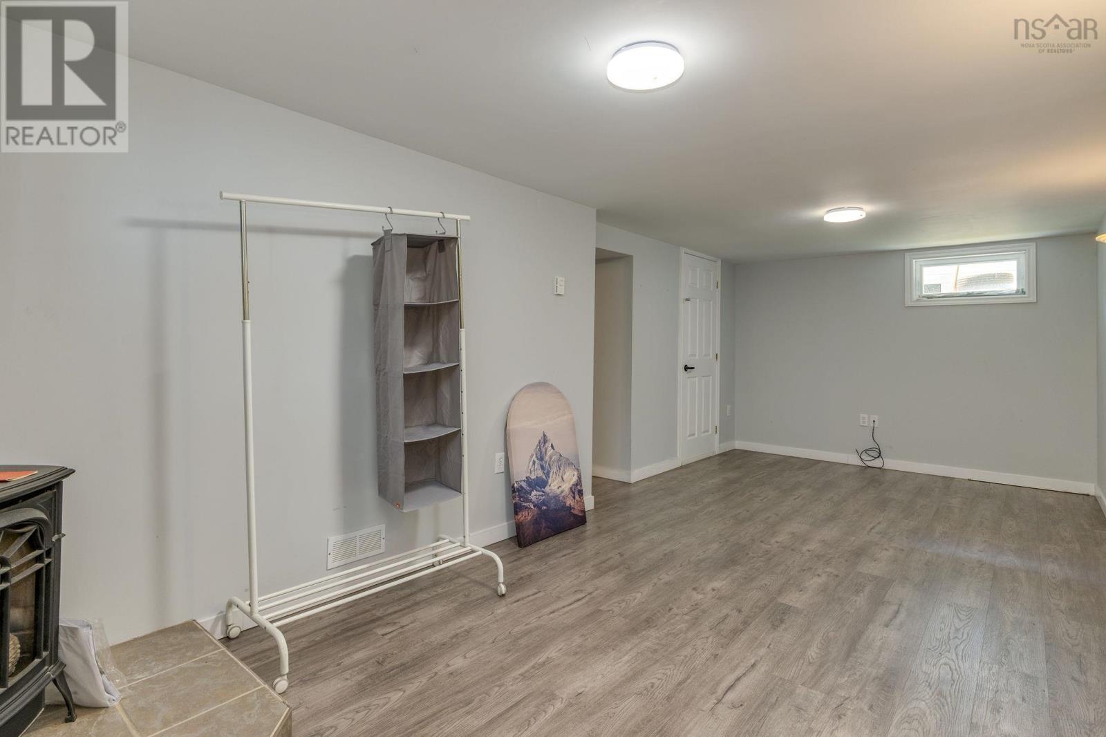 6975 Ward Avenue - 49