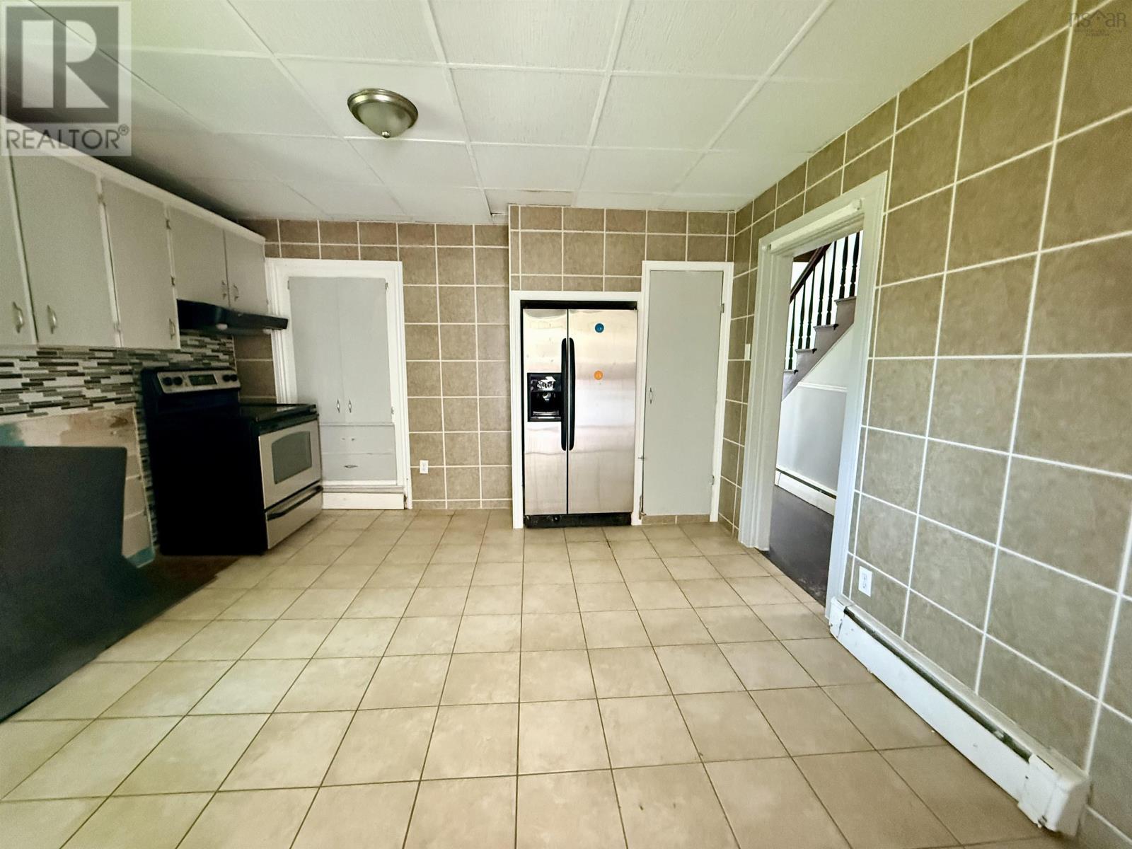 27 Starrs Road, Yarmouth — photo 3