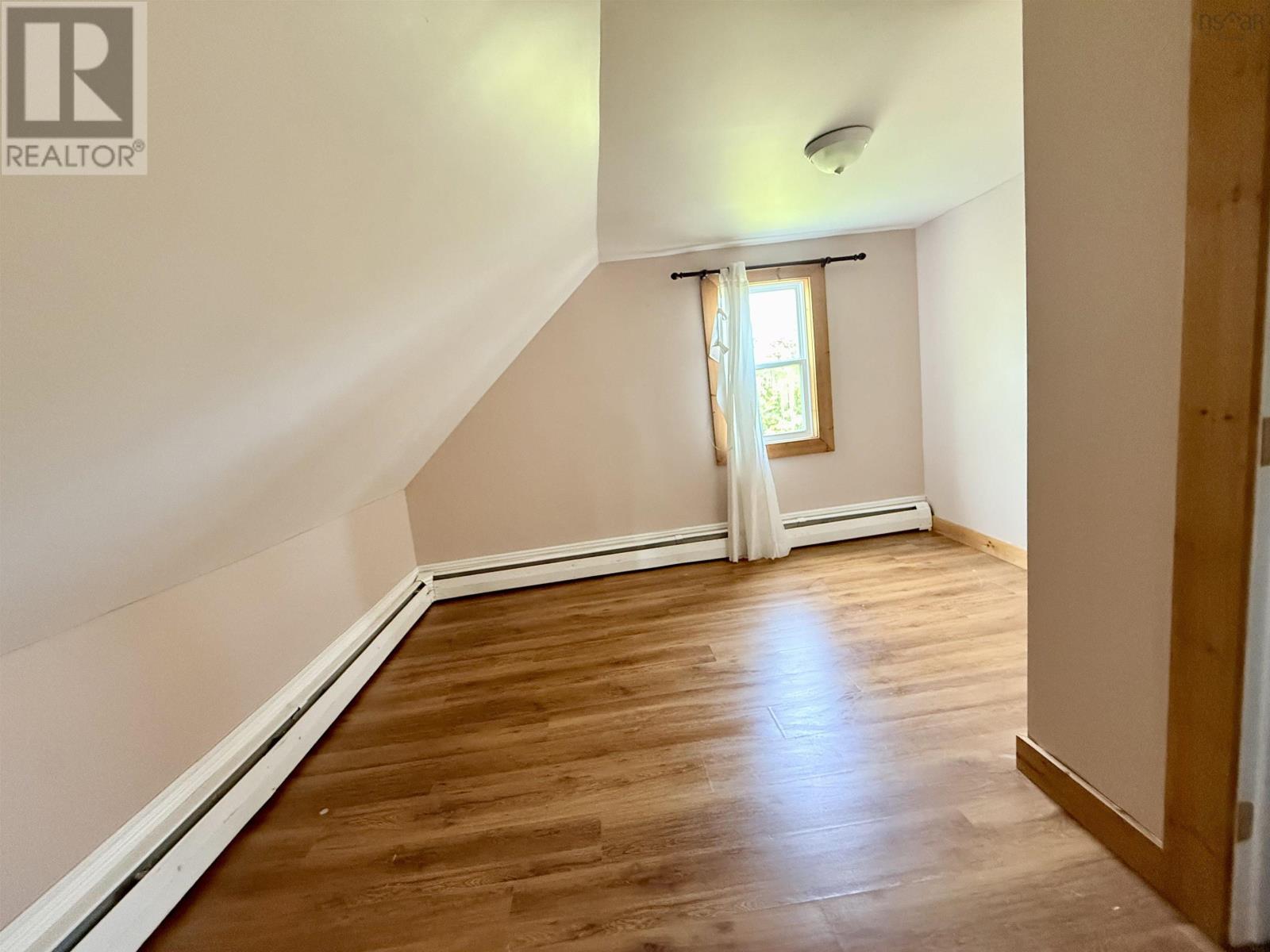 27 Starrs Road - 10
