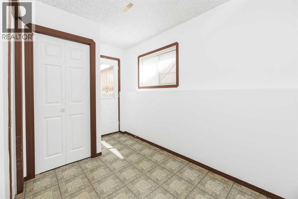13 Duval Crescent - 9