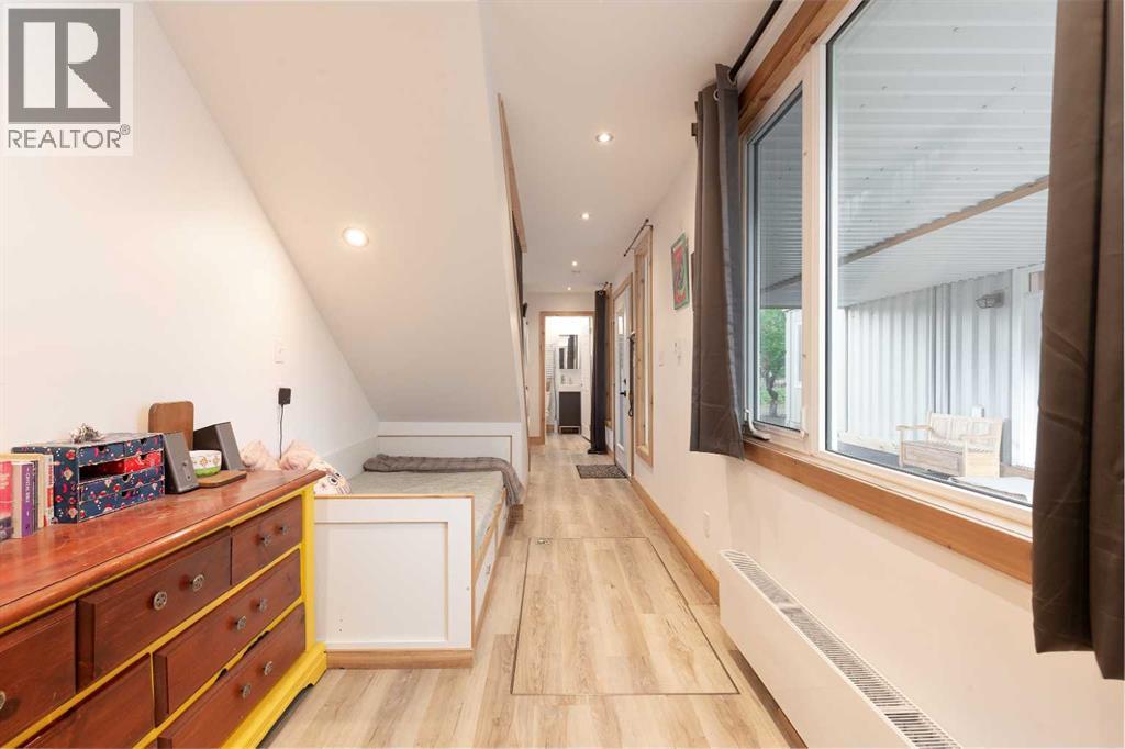 11333 20 Avenue - Image 32