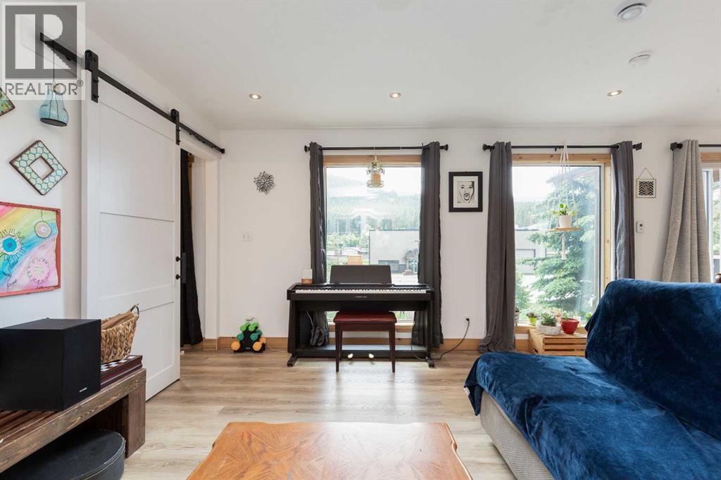 11333 20 Avenue - Image 40