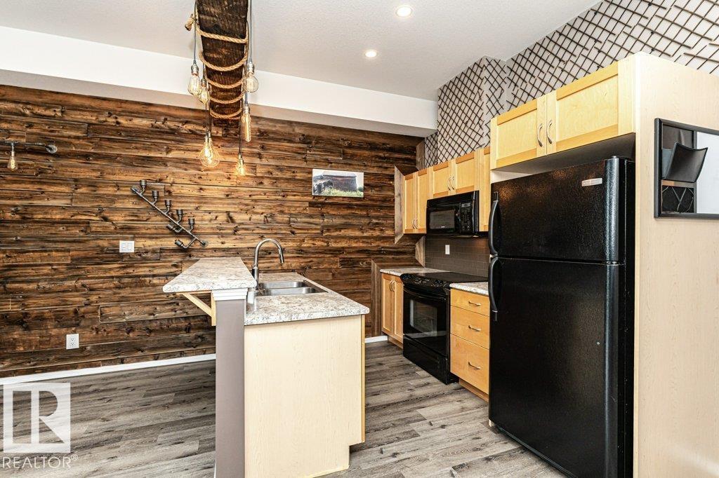 #404 10531 117 ST NW - 4