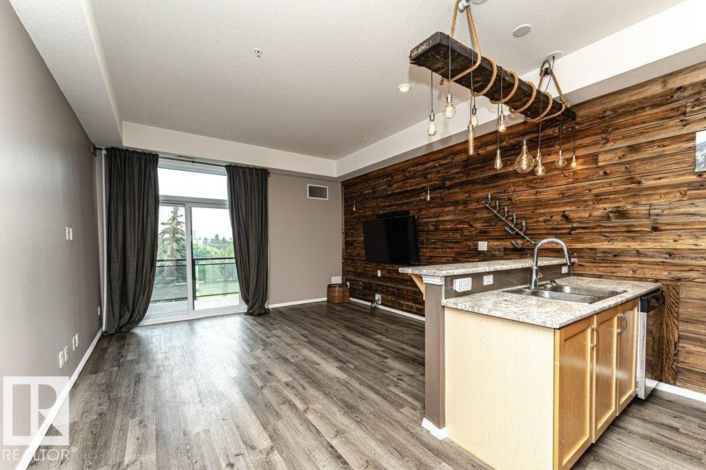 #404 10531 117 ST NW - 6