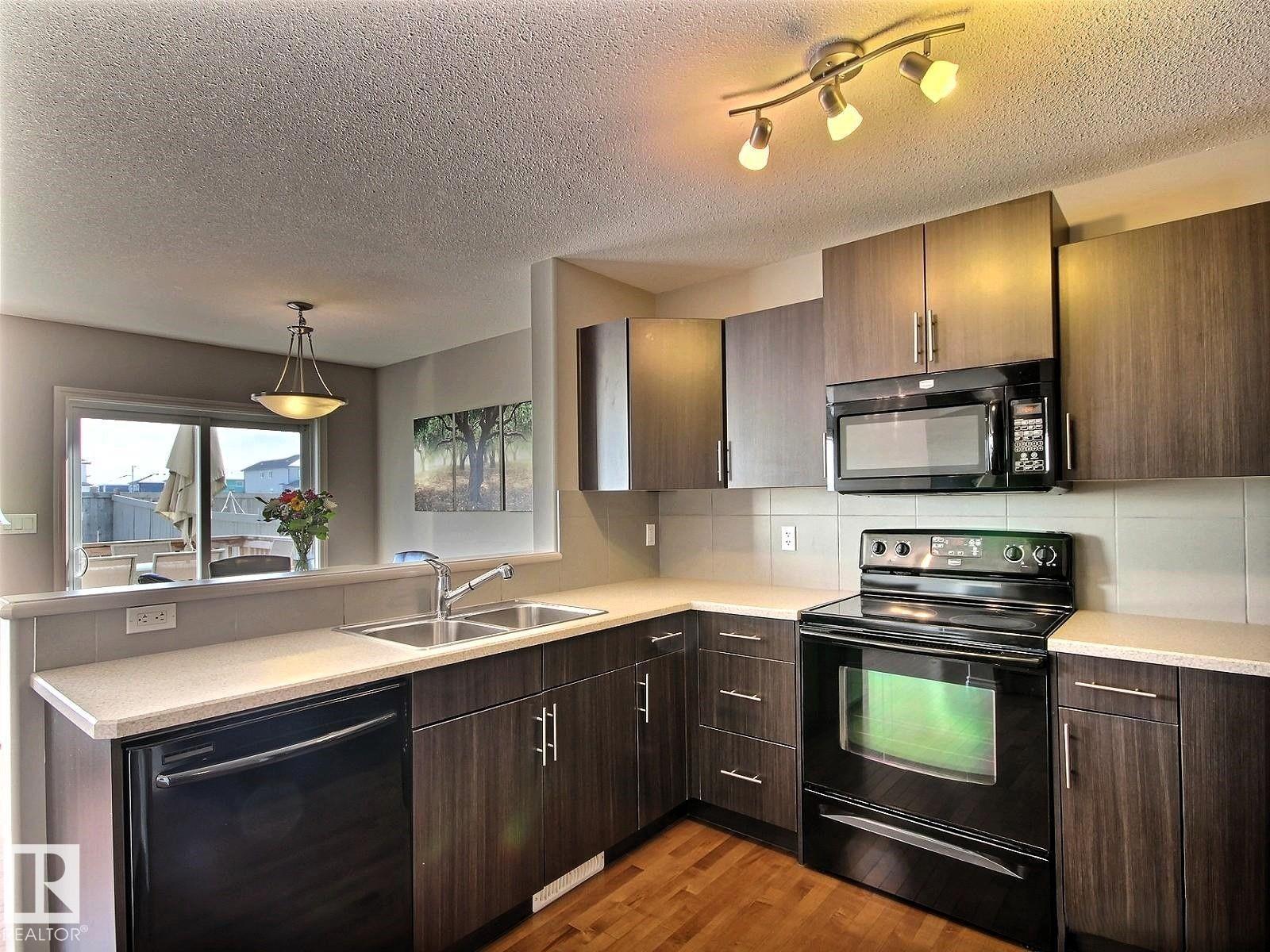 2153 28 ST NW - 4
