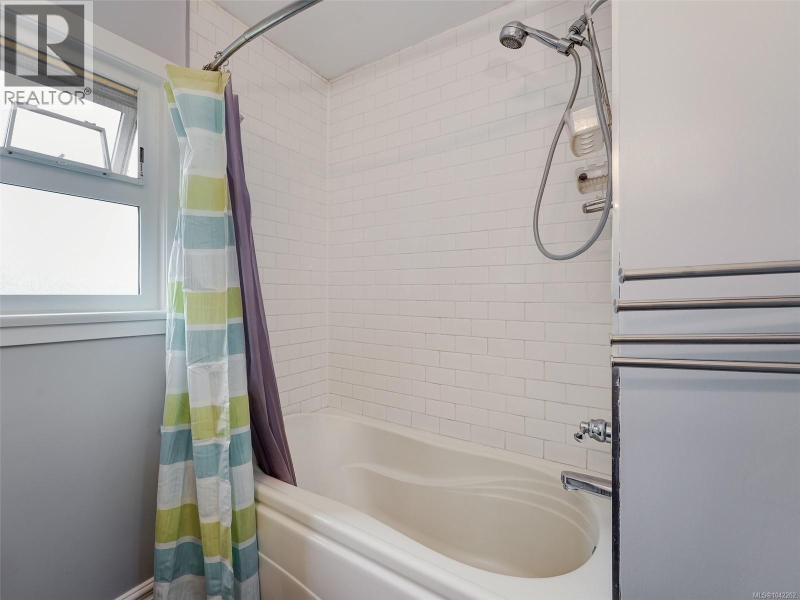 915 Inskip St - 11