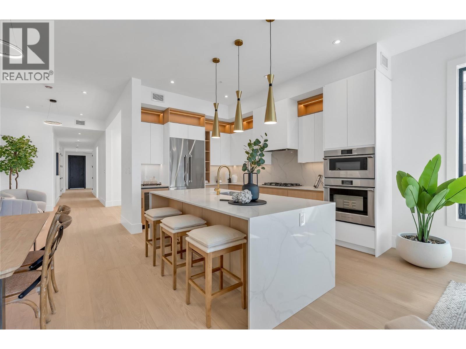 #202 602 Lakeshore Drive - 11
