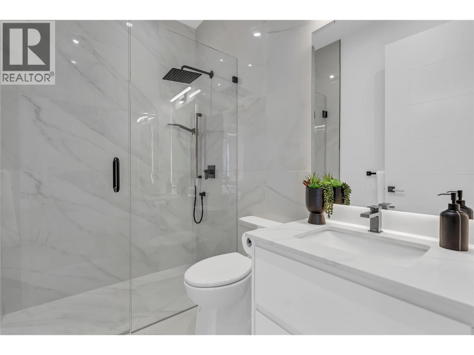 #202 602 Lakeshore Drive - 25