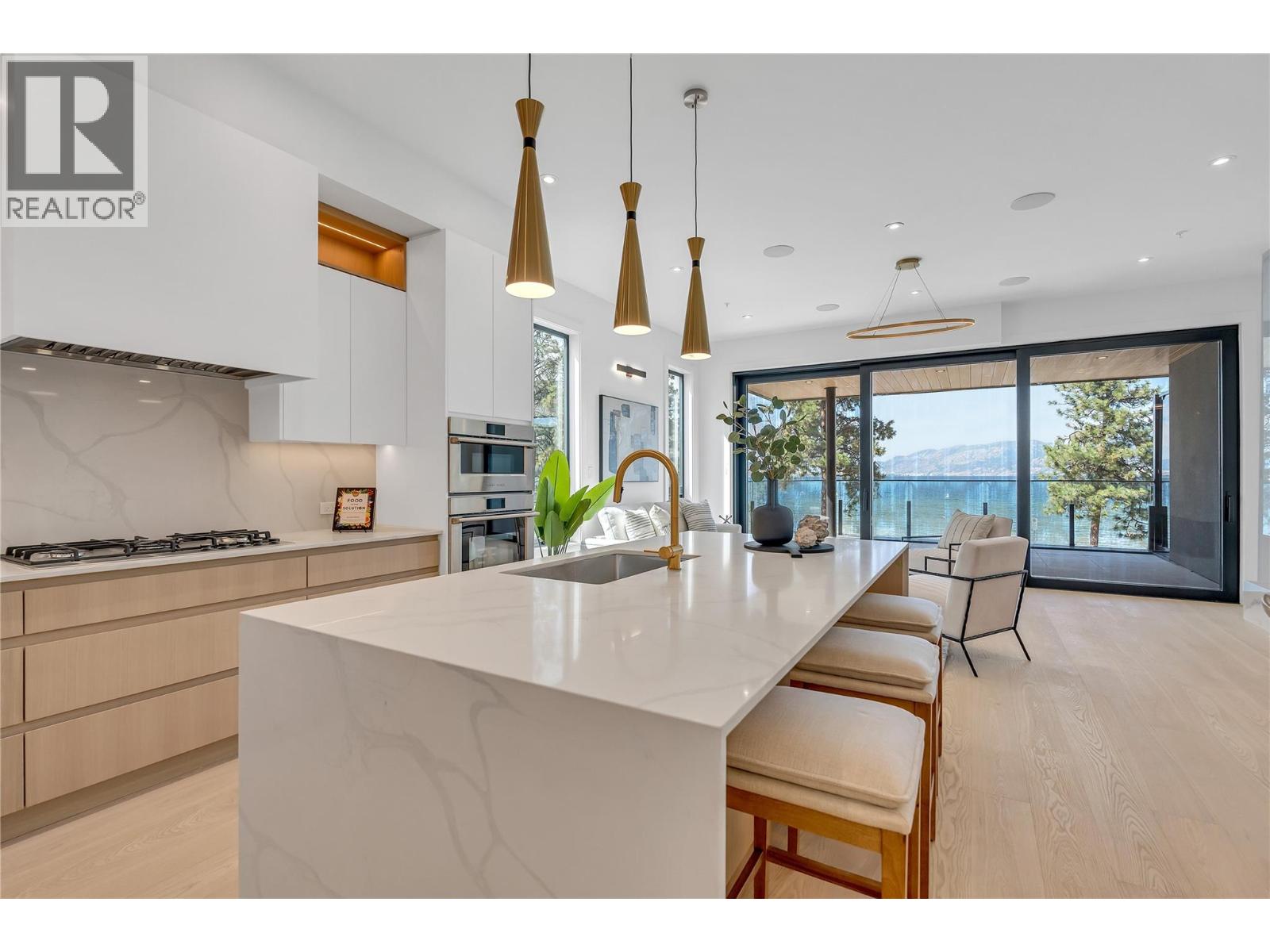 #202 602 Lakeshore Drive - 9