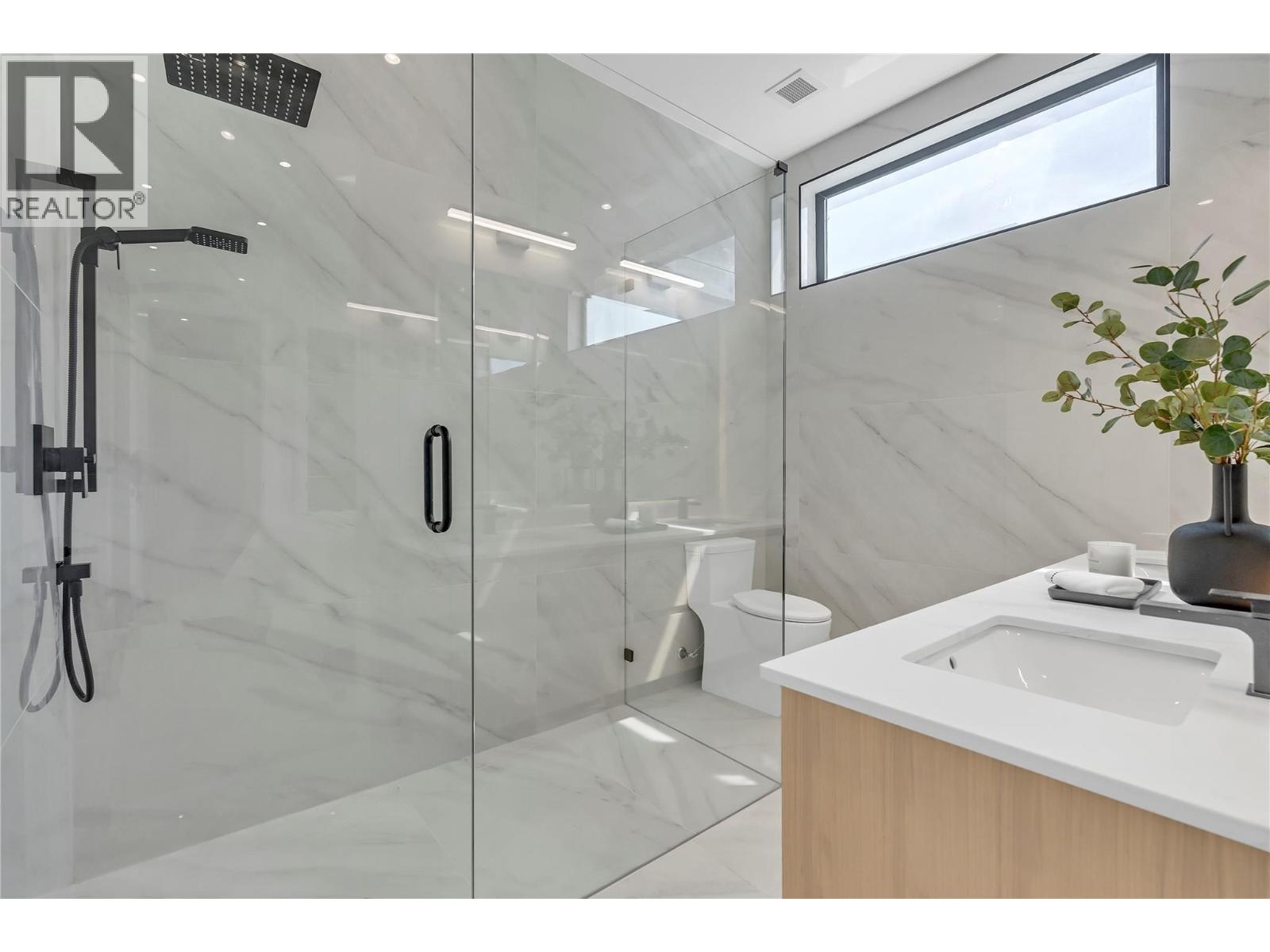 #202 602 Lakeshore Drive - 23