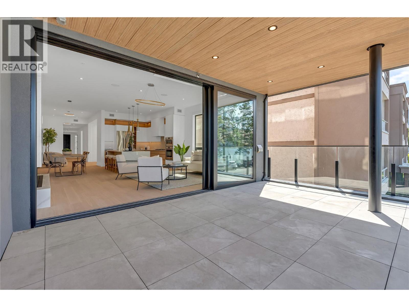 #202 602 Lakeshore Drive - 28
