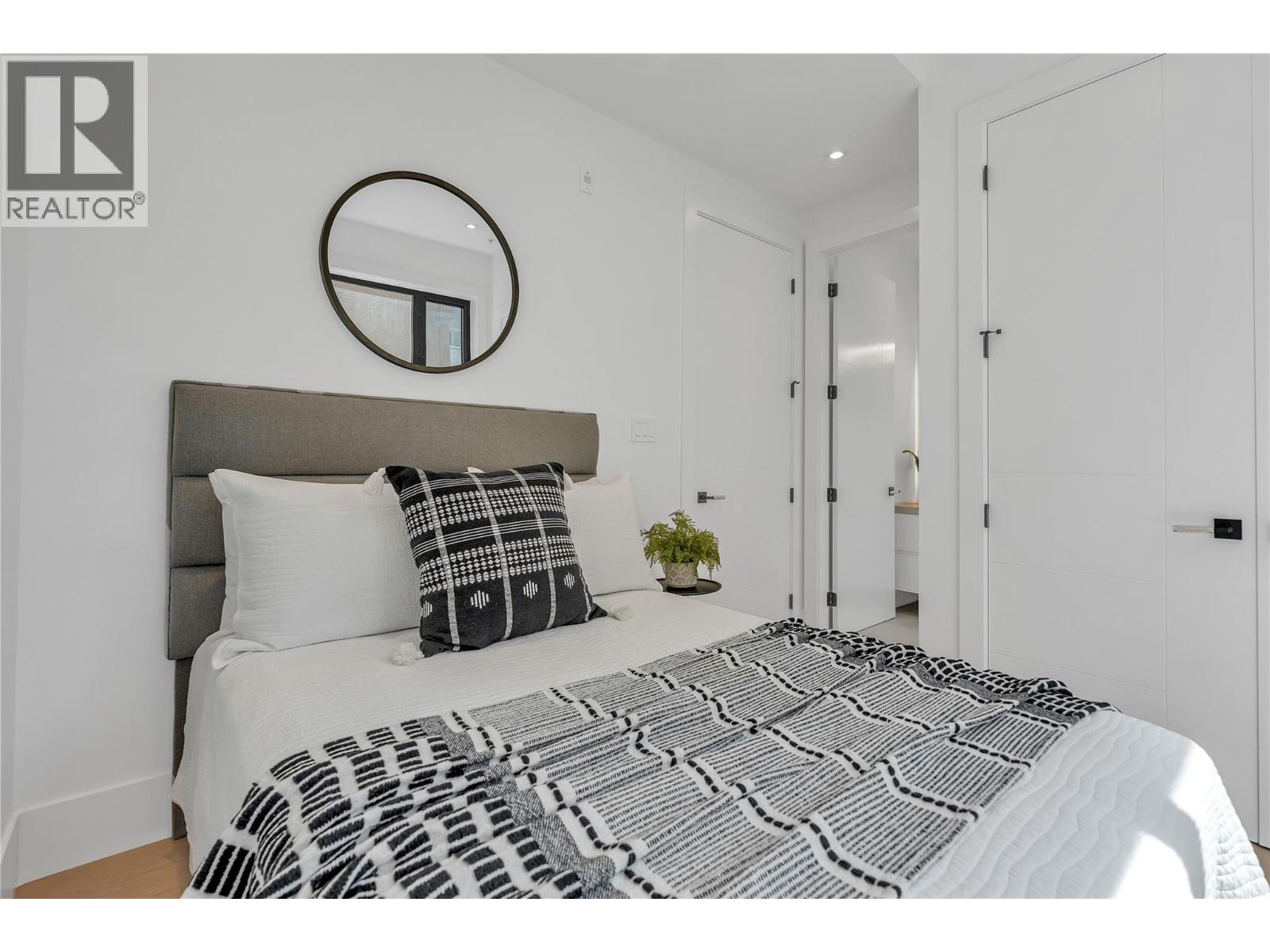 #202 602 Lakeshore Drive - 20
