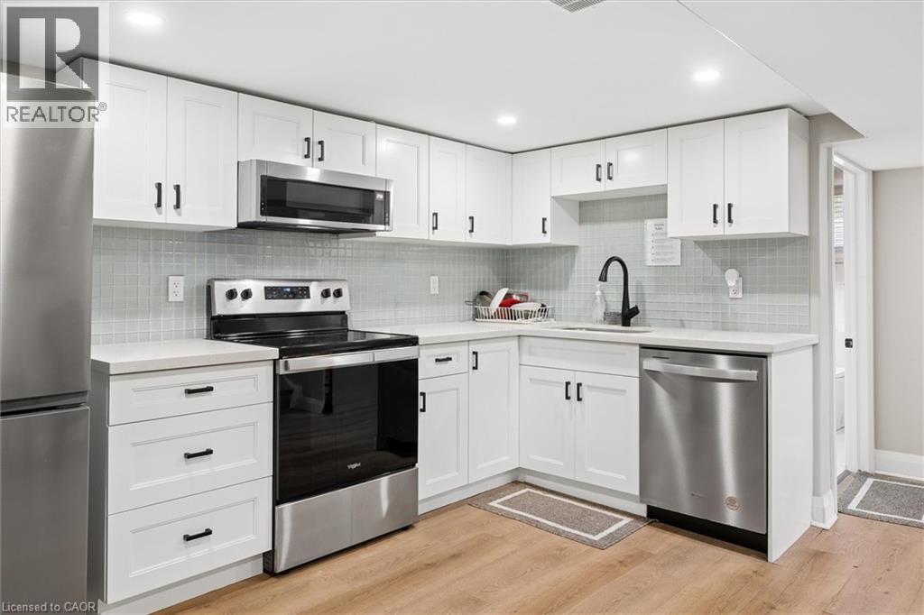 1030 QUEENS Boulevard - Image 27