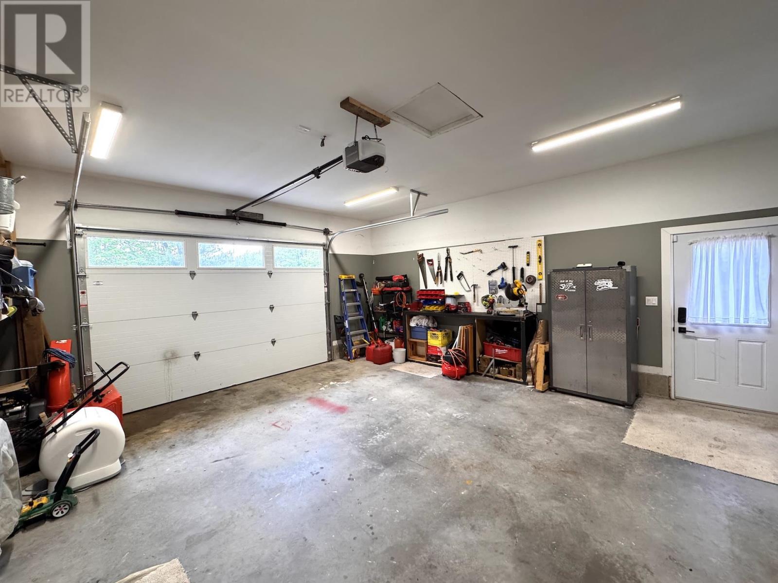 820 Airport RD - 39