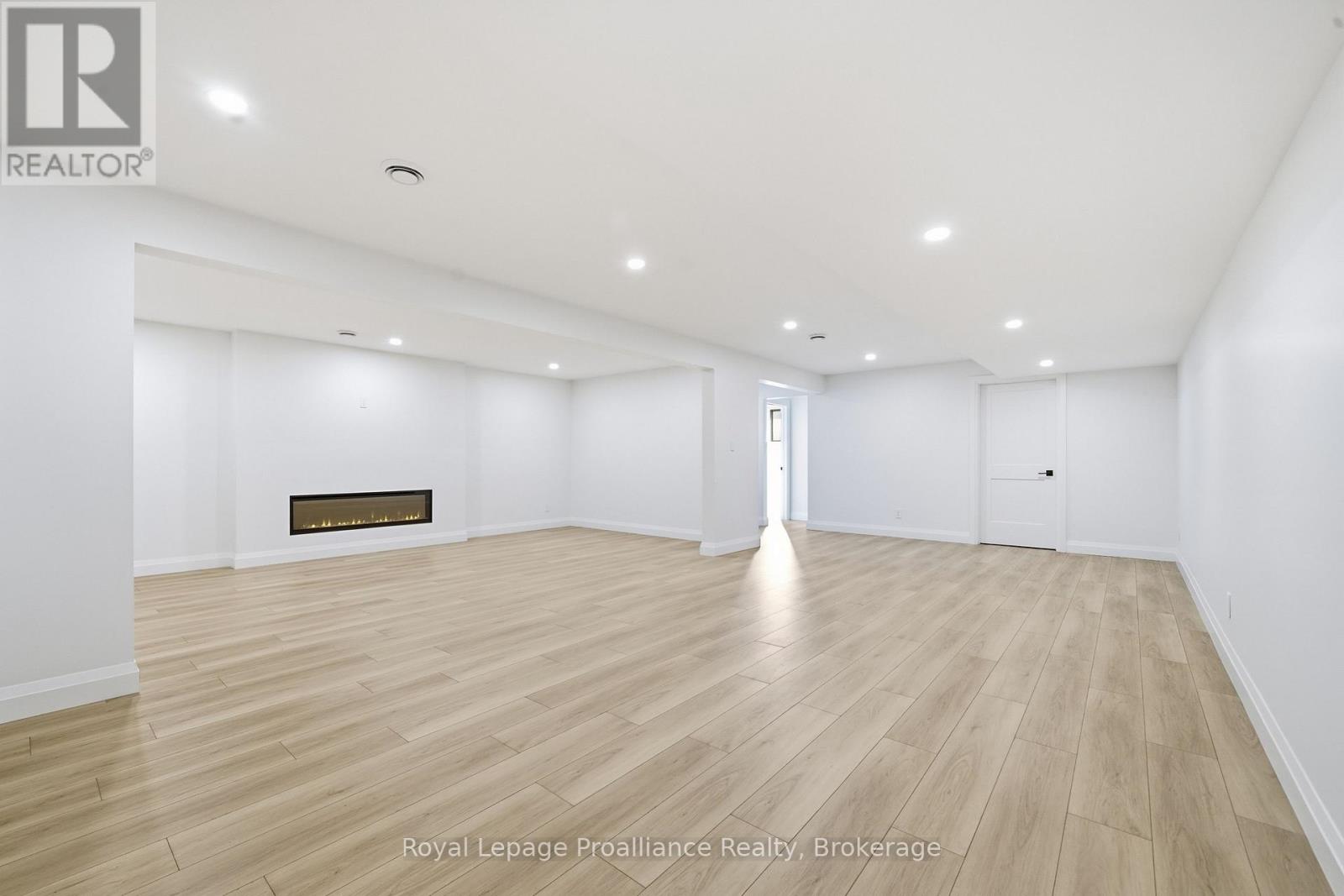 393 MICHAEL'S WAY - Image 34