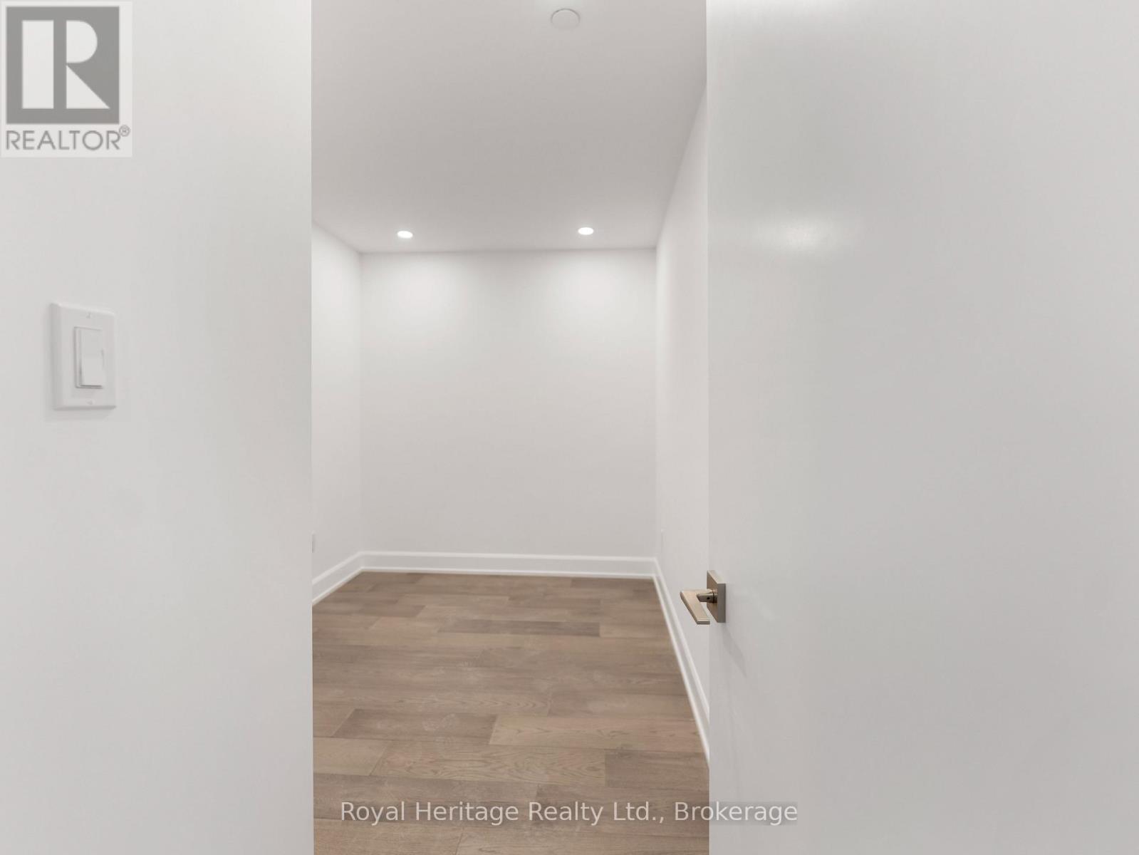 #407 195 HUNTER STREET E - 22