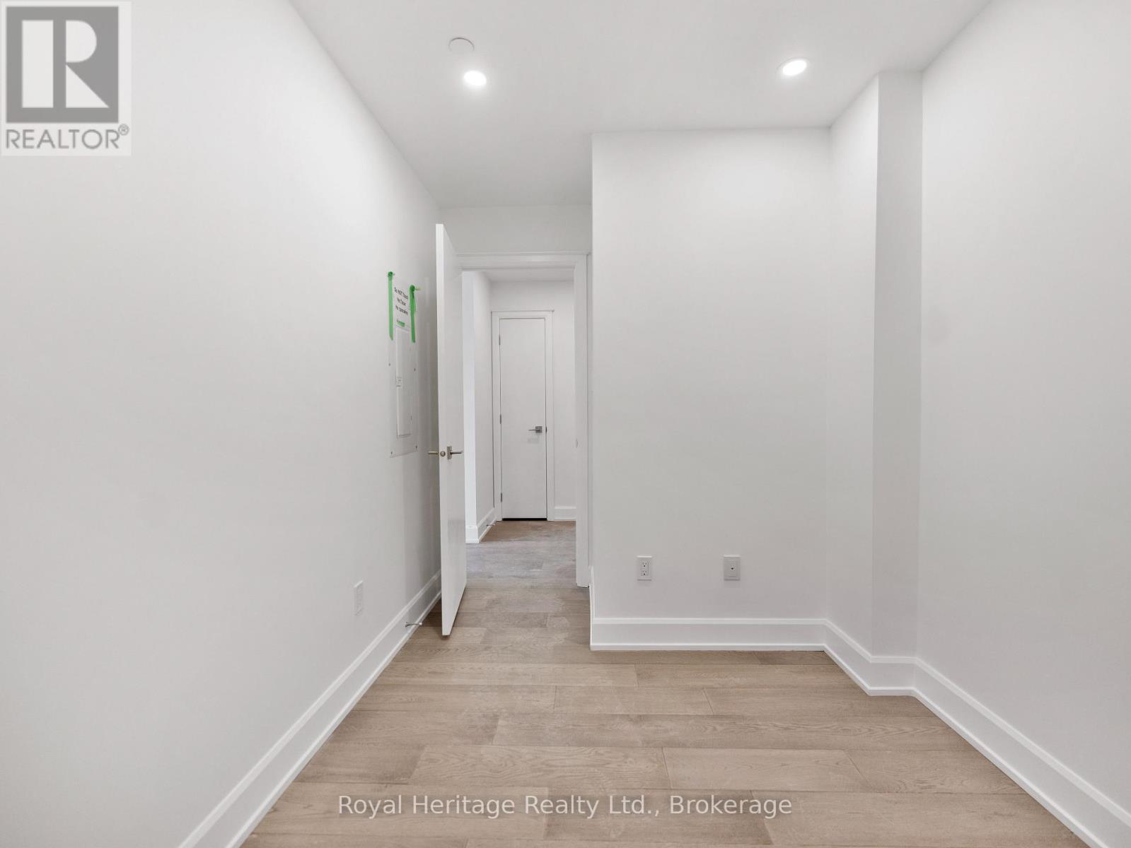 #407 195 HUNTER STREET E - 25