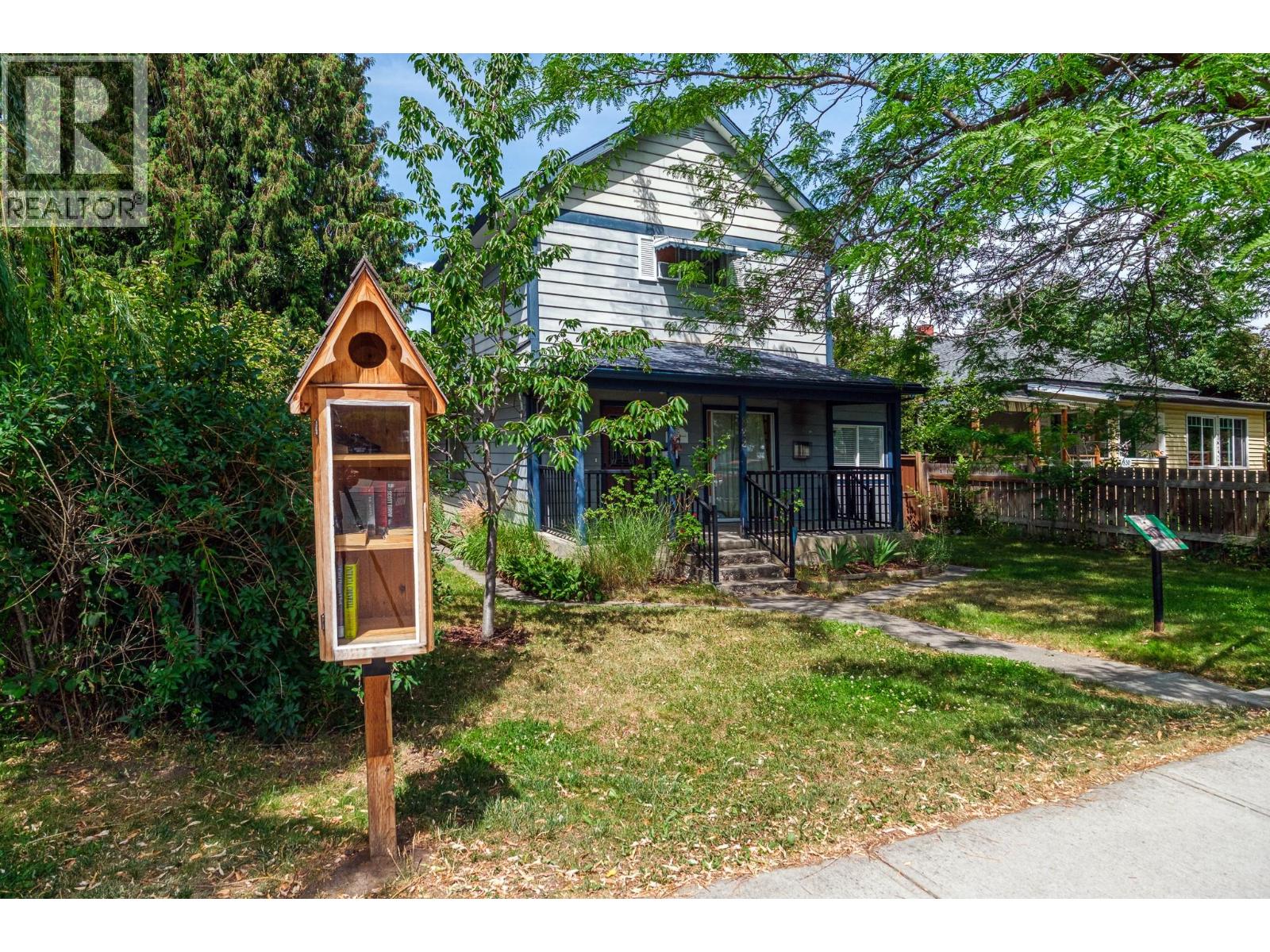 822 Lawrence Avenue - 3