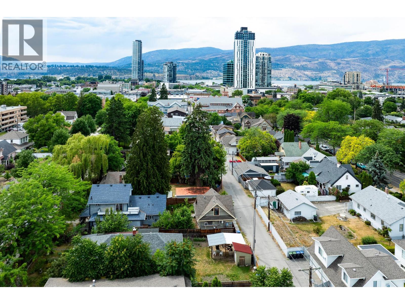 822 Lawrence Avenue - 49