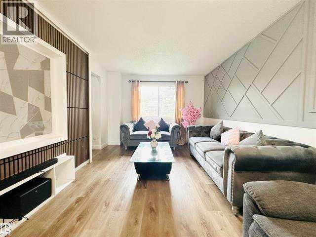 40 PINECLIFF Close NE - 3