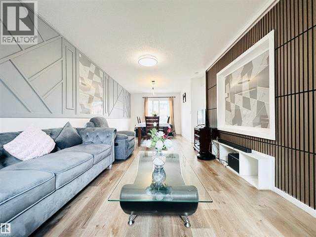 40 PINECLIFF Close NE - 2