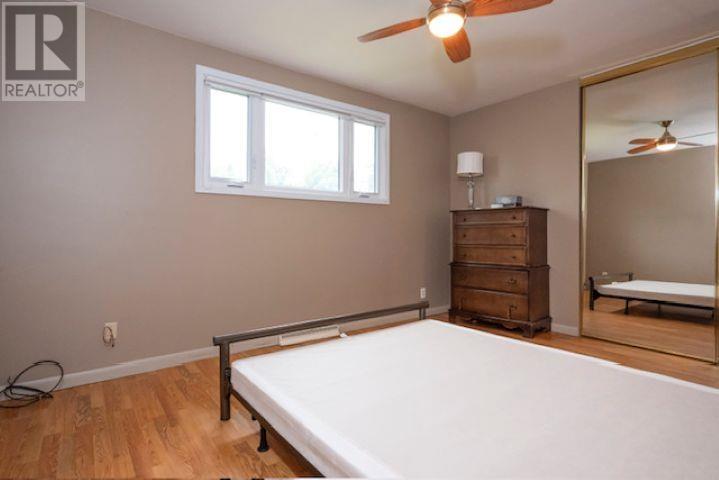 2608 Ridgeway Street E - 12