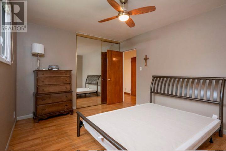 2608 Ridgeway Street E - 11