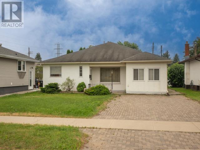 2608 Ridgeway Street E - 1