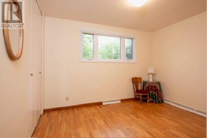 2608 Ridgeway Street E - 20
