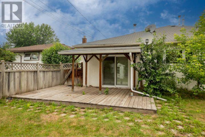 2608 Ridgeway Street E - 23