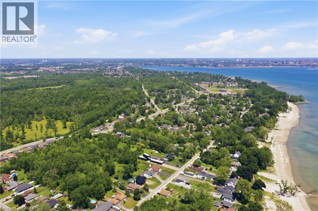 888 EDGEMERE Road - 32