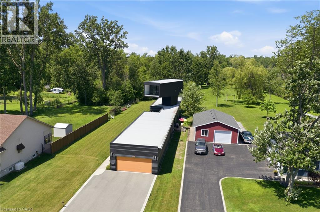888 EDGEMERE Road - 33