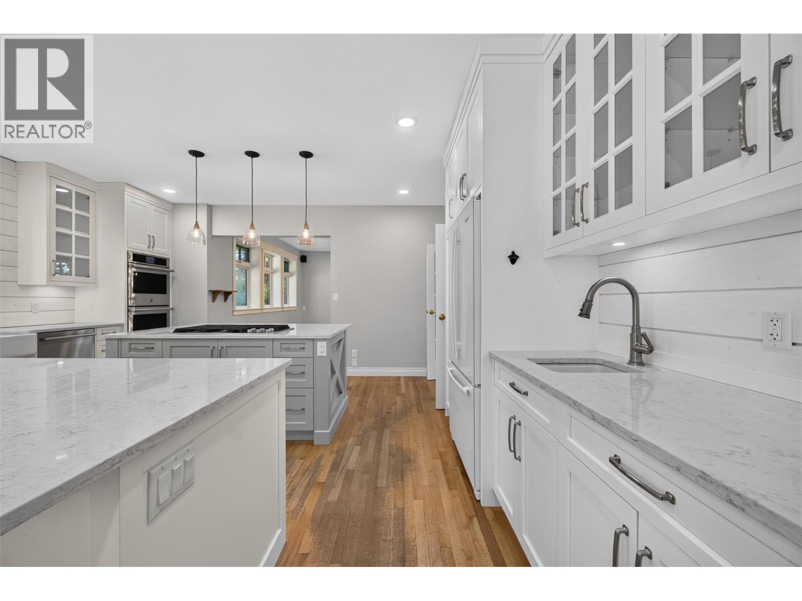 4940 16 Street NE - 16