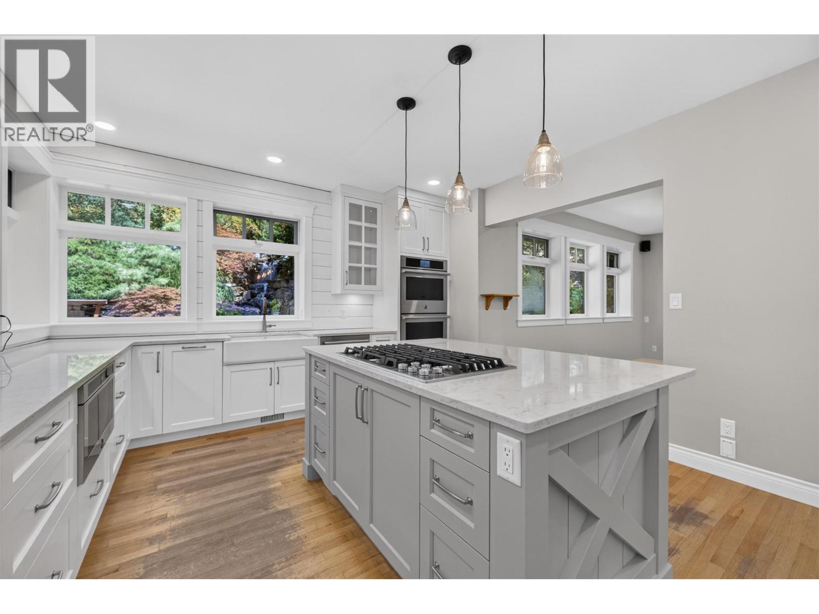4940 16 Street NE - 14