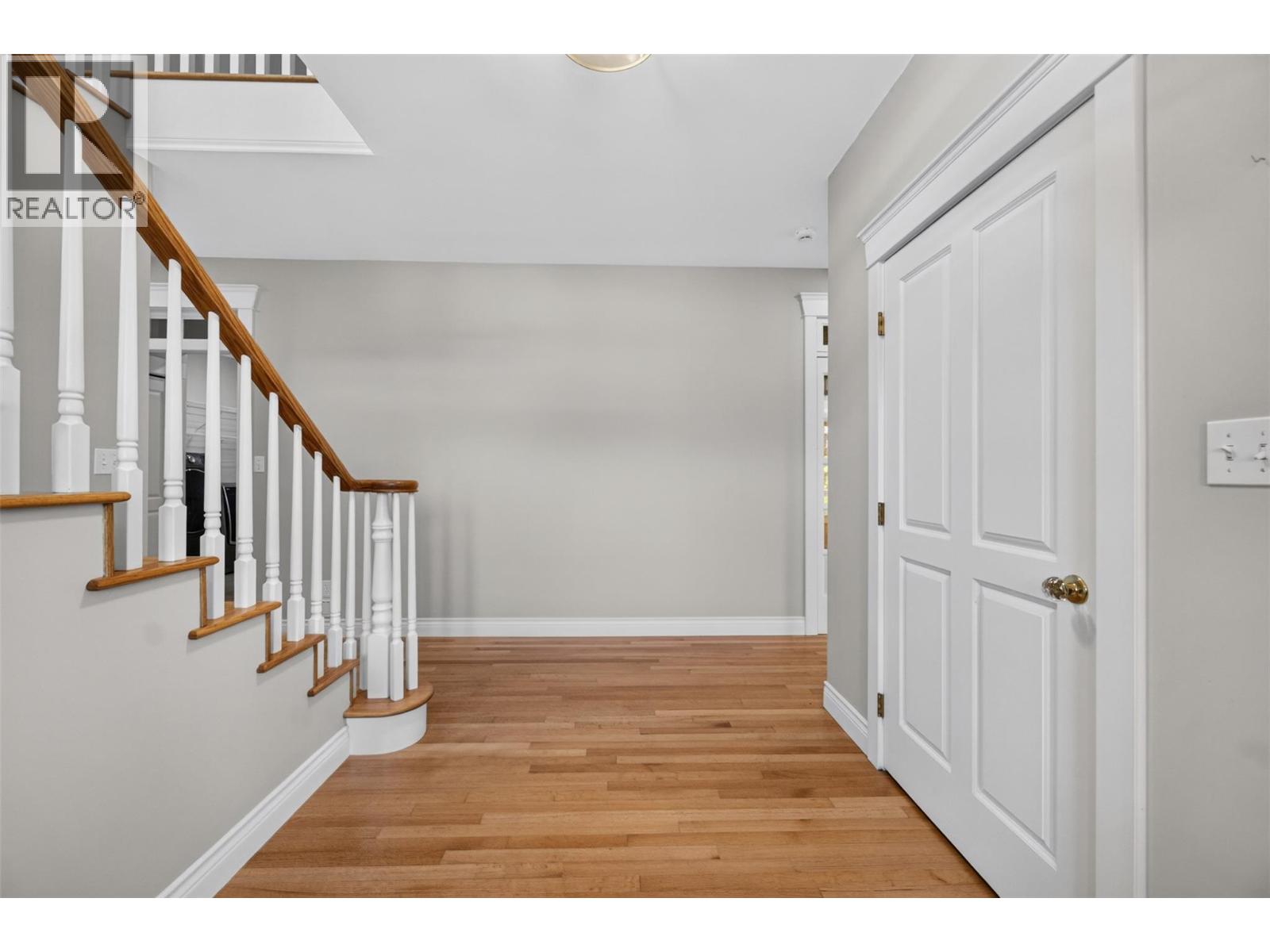 4940 16 Street NE - 38