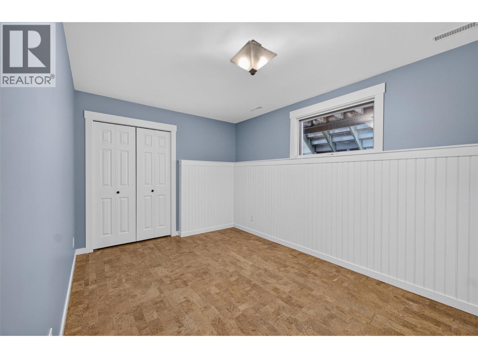 4940 16 Street NE - 64